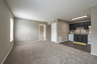 Timber Pointe in Macon, GA - Foto de edificio - Interior Photo