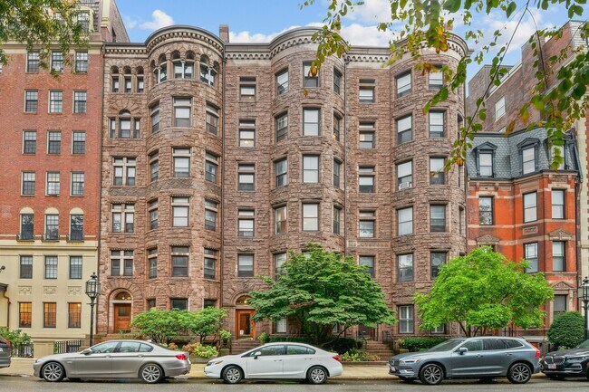 186 Commonwealth Ave, Unit B2 in Boston, MA - Building Photo - Building Photo