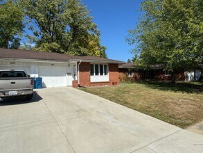 2549 Delaware Dr-Unit -2551 Delaware Dr in Springfield, IL - Building Photo - Building Photo