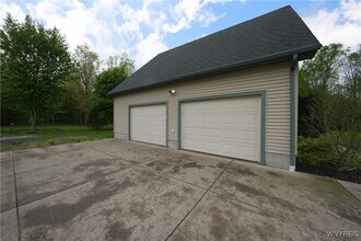 922 Pletcher Rd in Youngstown, NY - Building Photo - Building Photo