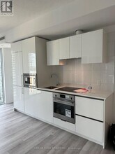 238 Simcoe St in Toronto, ON - Building Photo - Building Photo