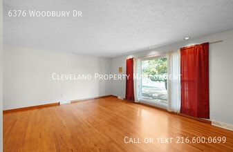 6376 Woodbury Dr in Solon, OH - Building Photo - Building Photo