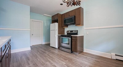 240 Flax Hill Rd in Norwalk, CT - Building Photo - Building Photo