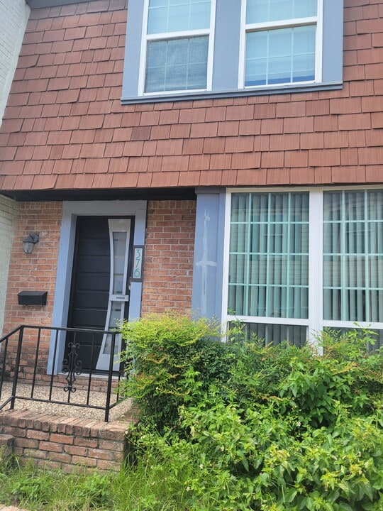 376 N Post Oak Ln in Houston, TX - Foto de edificio