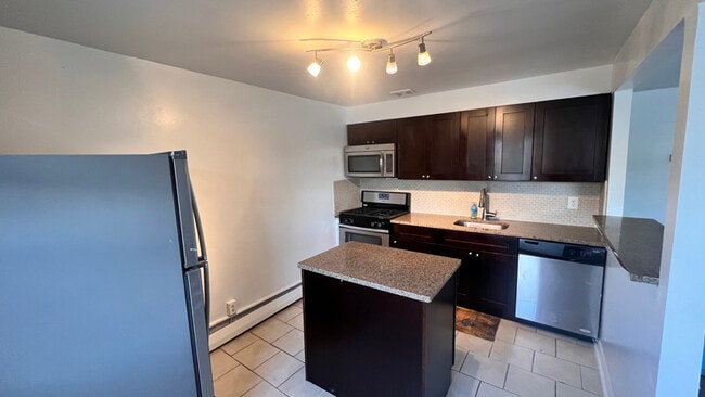 1332 Faunce St in Philadelphia, PA - Building Photo - Building Photo