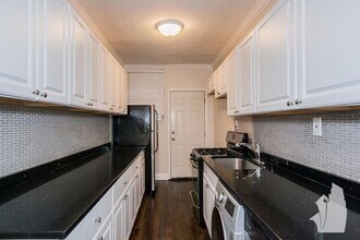 724 W Roscoe St in Chicago, IL - Foto de edificio - Building Photo