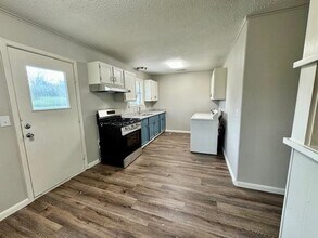 6521 W Double Springs Rd in Fayetteville, AR - Building Photo - Building Photo