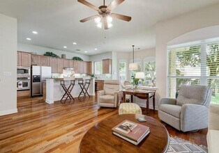 15409 Interlachen Dr in Austin, TX - Building Photo - Building Photo