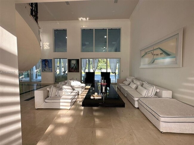15 SW 124th Ave