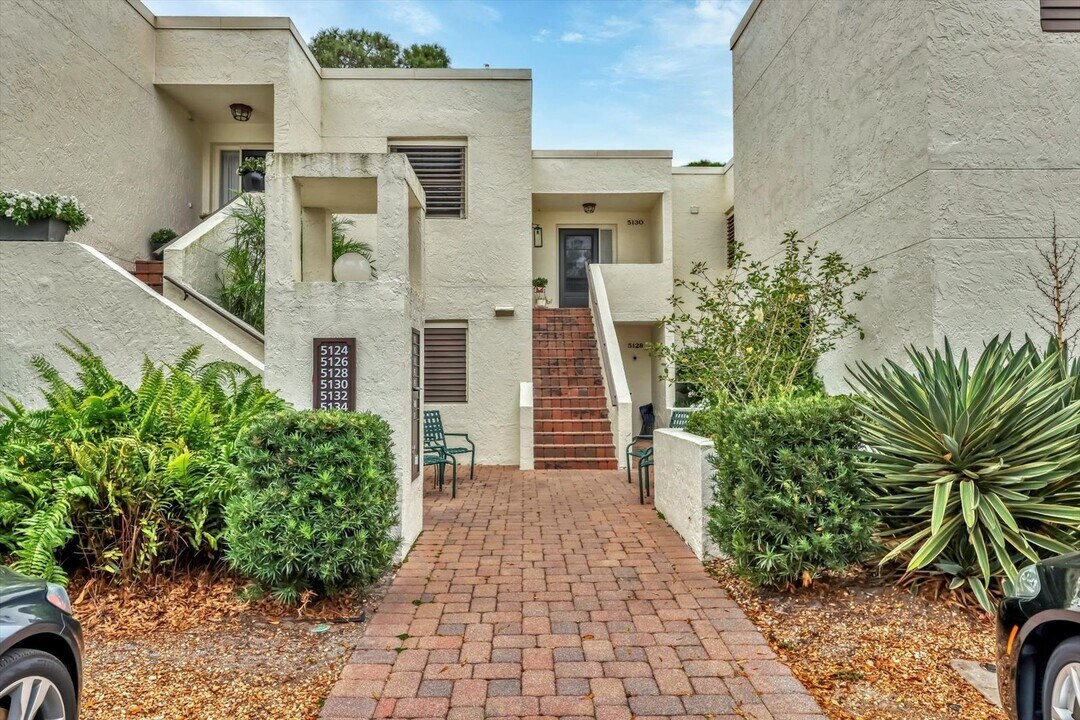 5128 Marsh Field Ln in Sarasota, FL - Building Photo