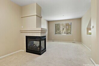 719 Hanbury Dr in Des Plaines, IL - Building Photo - Building Photo