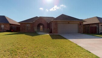 1411 Scenic Ridge in Elgin, OK - Building Photo