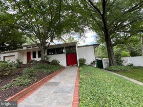 2871 Tilden St NW in Washington, DC - Building Photo - Building Photo