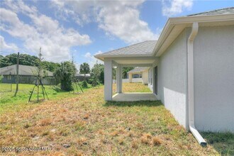1126 Laconia St in Sebastian, FL - Building Photo - Building Photo