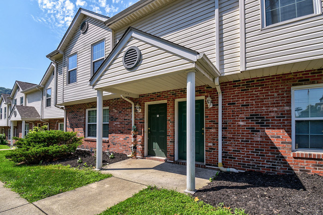 Stone Brooke in Weirton, WV - Foto de edificio - Building Photo