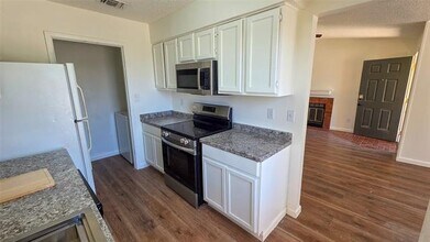 741 Woodland Ct in Kennedale, TX - Building Photo - Building Photo