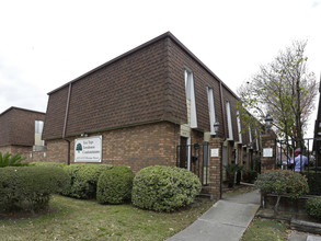 Treetops Townhomes Condominiums in Metairie, LA - Building Photo - Building Photo