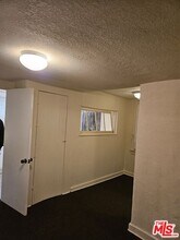 425 1/2 W Gage Ave in Los Angeles, CA - Building Photo - Building Photo