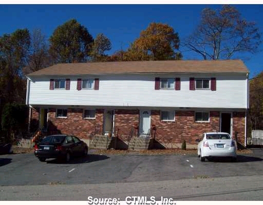 103 Woodland Dr in Uncasville, CT - Building Photo