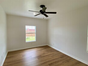 2897 Settler's Way Dr in Sealy, TX - Building Photo - Building Photo