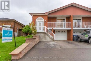 4036 Dunmow Crescent in Mississauga, ON - Building Photo
