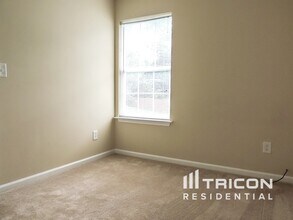 5609 Stone Bluff Ct in Charlotte, NC - Building Photo - Building Photo