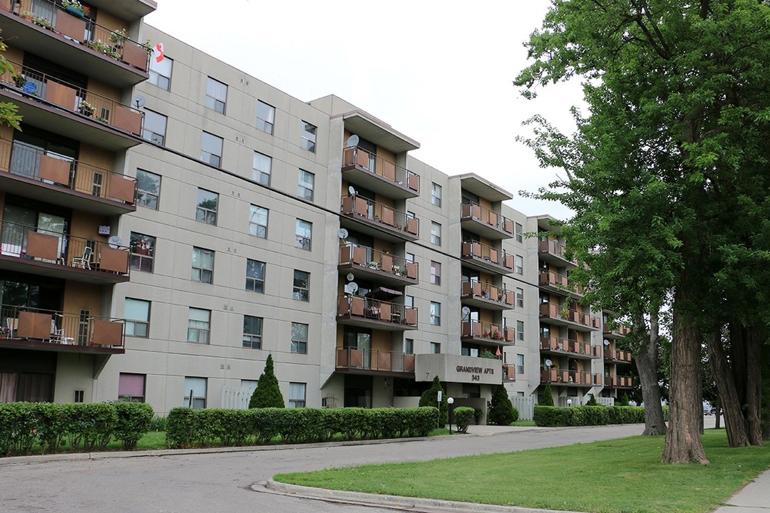 Grandview Apartments in Chatham-Kent, ON - Building Photo