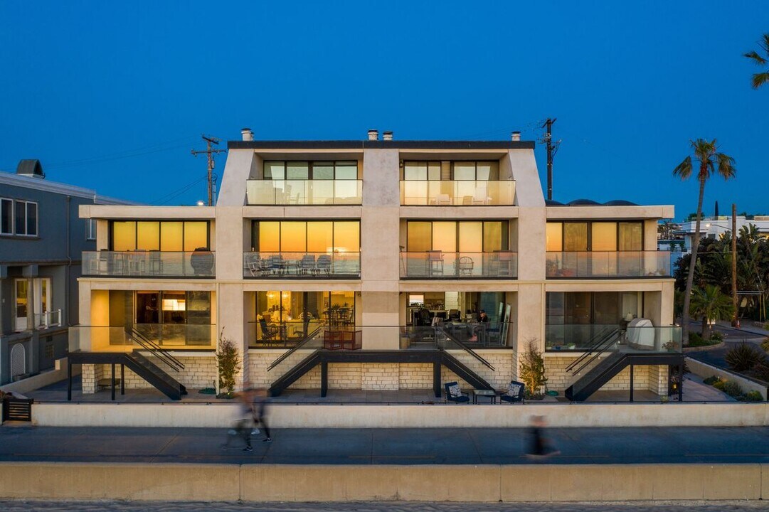 1510 The Strand in Hermosa Beach, CA - Building Photo