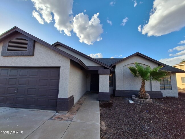 property at 710 W Cheyenne Dr