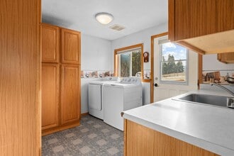 2829 Cottonwood Creek Rd in Chewelah, WA - Building Photo - Building Photo