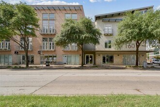 1601 E Cesar Chavez St, Unit 201 in Austin, TX - Building Photo - Building Photo