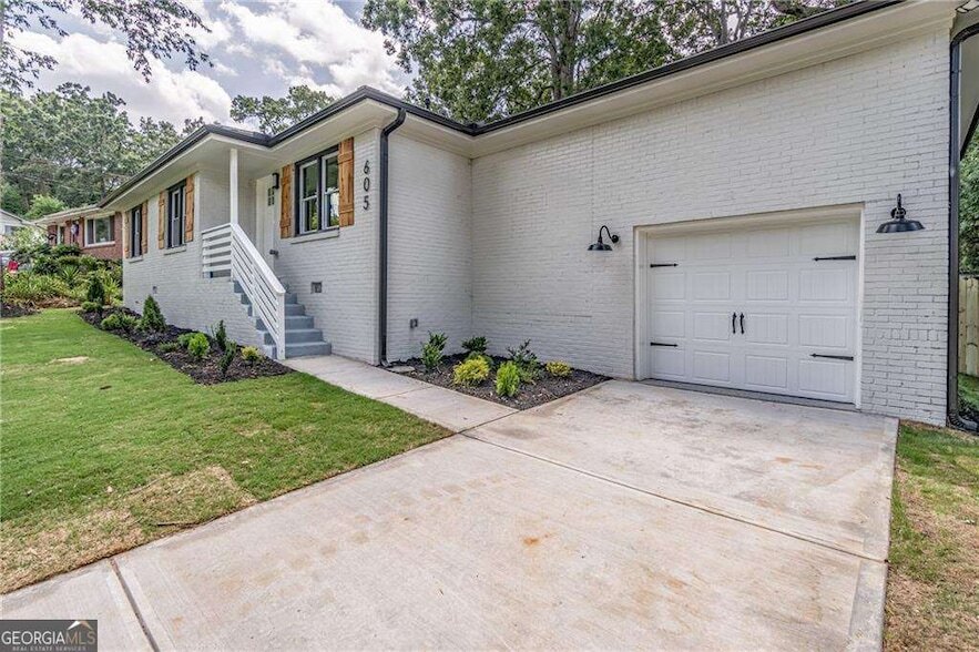 605 Blake Ave SE in Atlanta, GA - Foto de edificio