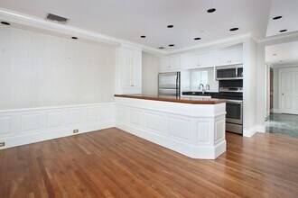 2 Commonwealth Ave in Boston, MA - Building Photo - Building Photo