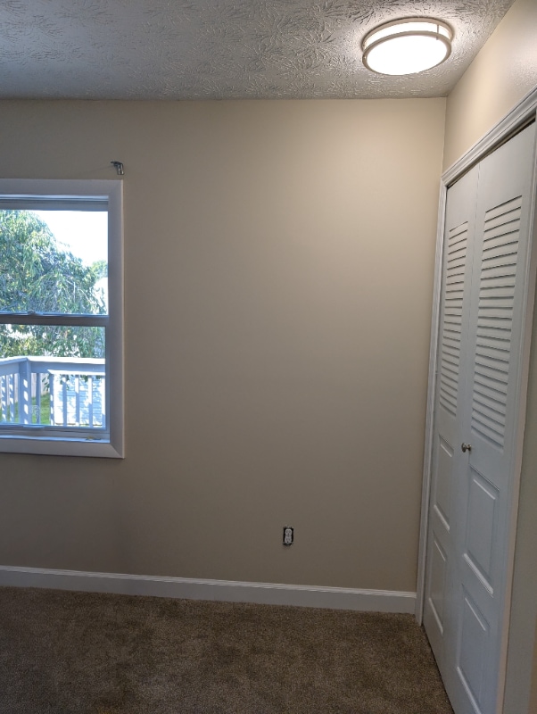 17 Sheldon Rd in Brook Park, OH - Foto de edificio - Building Photo