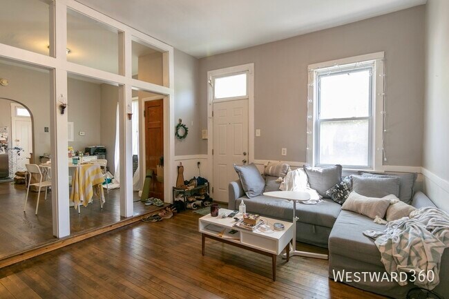 1834 W Augusta Blvd in Chicago, IL - Building Photo - Building Photo