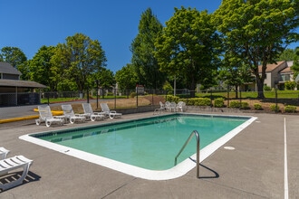 Conestoga Park I in Beaverton, OR - Foto de edificio - Building Photo