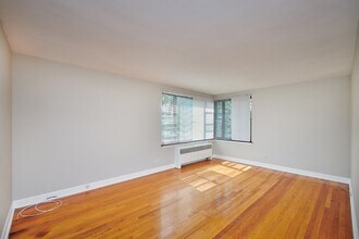 7383 N Winchester Ave in Chicago, IL - Building Photo - Building Photo