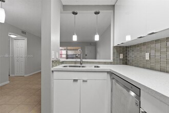 3586 N University Dr, Unit U-6 in Coral Springs, FL - Building Photo - Building Photo