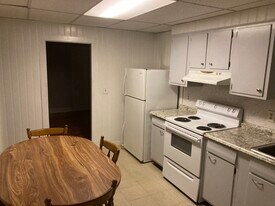 55 High St, Unit 55 high street #2 in Amesbury, MA - Building Photo