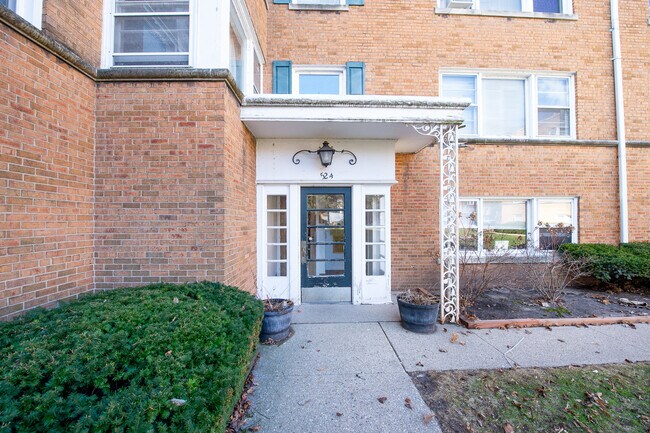 524 Michigan Ave in Evanston, IL - Building Photo - Building Photo