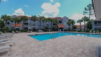 18001 Richmond Pl Dr, Unit 1122 in Tampa, FL - Building Photo - Building Photo