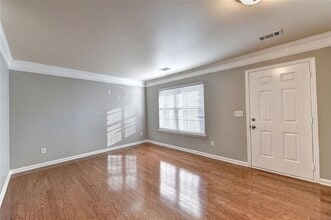 3070 Centerglen Ln in Cumming, GA - Foto de edificio - Building Photo