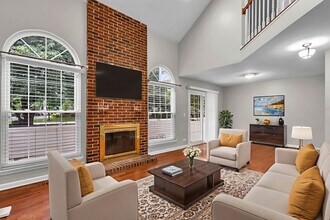 1553 Stevens Dr in Schaumburg, IL - Building Photo - Building Photo