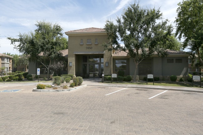 Broadstone Desert Sky