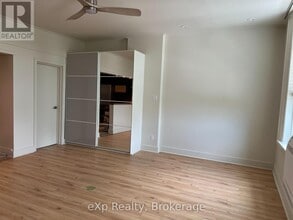 24 Wellington St in Stratford, ON - Building Photo - Building Photo