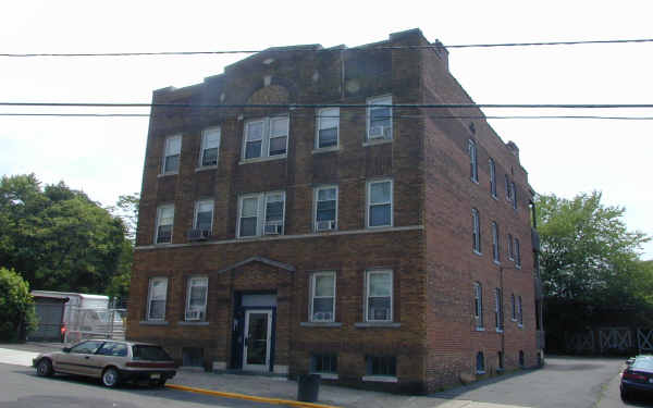 67 Bay Ave in Montclair, NJ - Foto de edificio