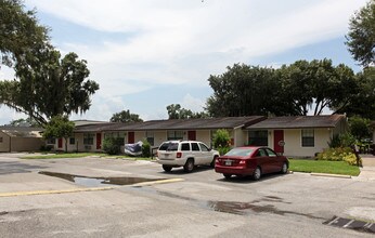 Oakwood Manor Apartments in Bartow, FL - Foto de edificio - Building Photo