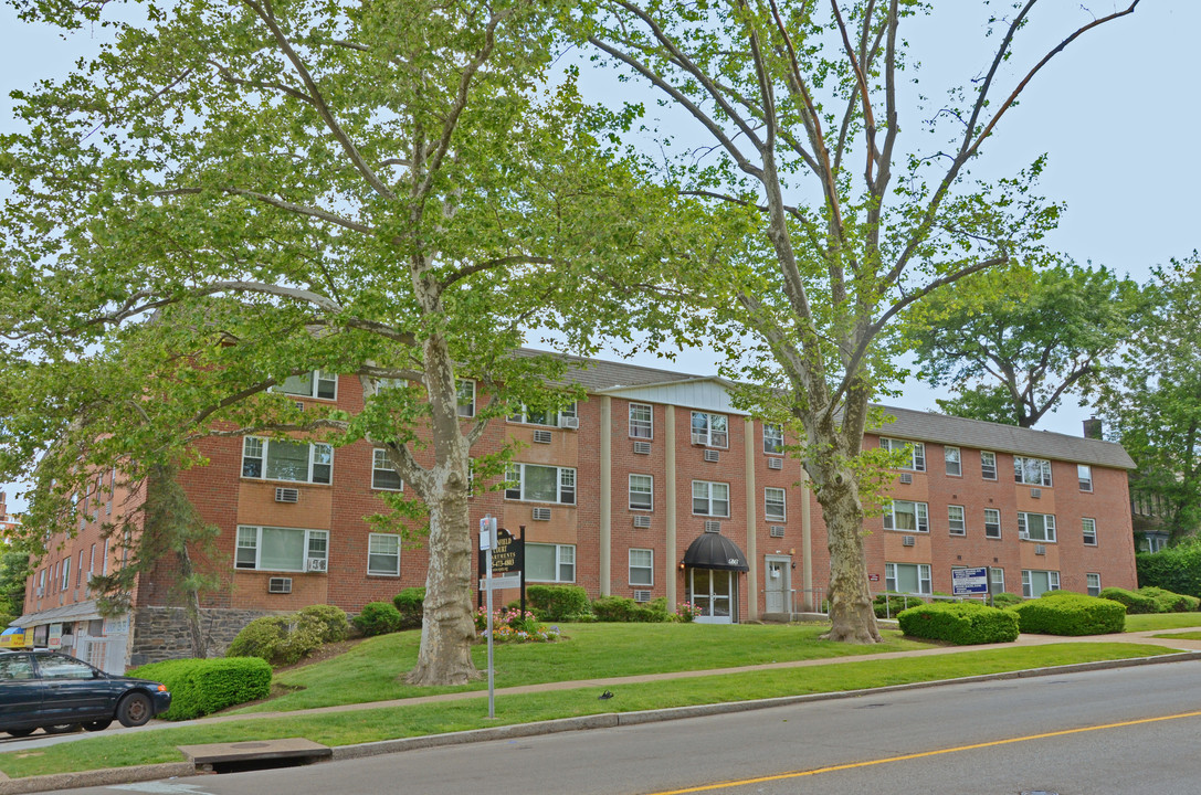 Brynfield Court Apartments in Philadelphia, PA - Building Photo