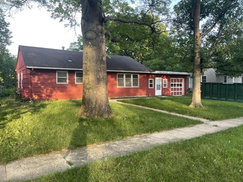 228 Hilltop Rd in Ames, IA - Building Photo