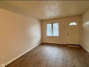 3718 Groveland Ave SW in Wyoming, MI - Building Photo - Building Photo